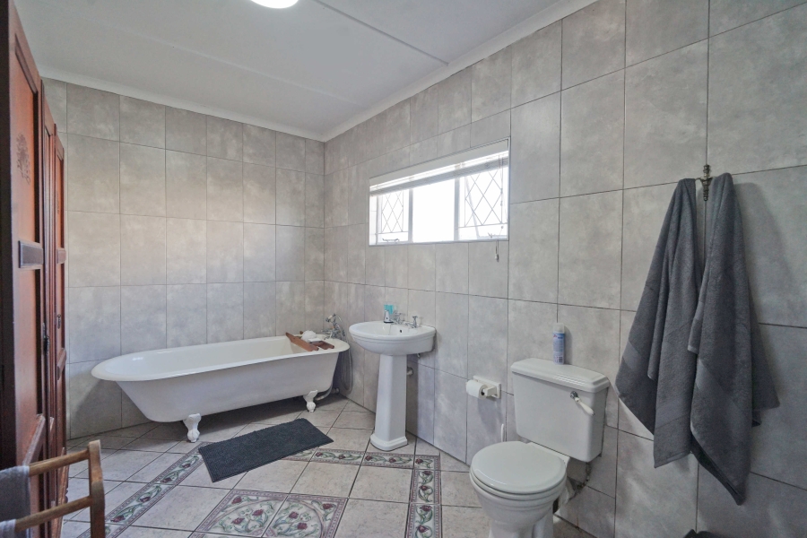 4 Bedroom Property for Sale in Kaysers Beach Eastern Cape
